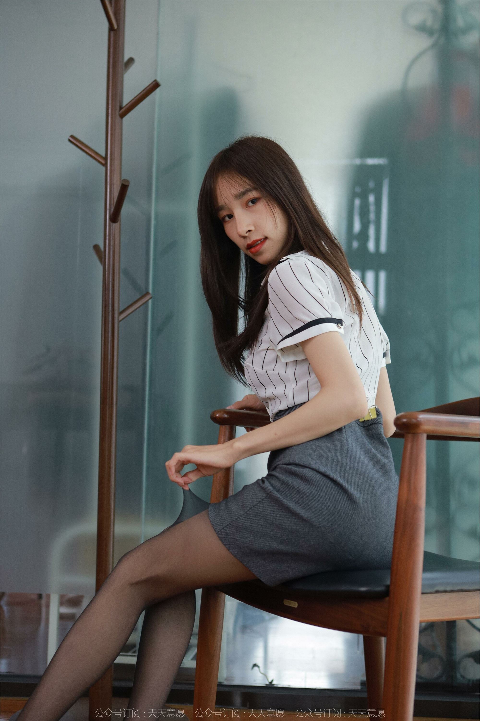 IESS异思趣向 2022.03.30 丝享家1044：美子《酒红色美甲》